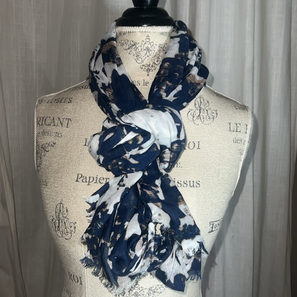 Navy Blue, Tan, & White floral lightweight neck scarf🧣wrap shawl coverup womens - Picture 4 of 4